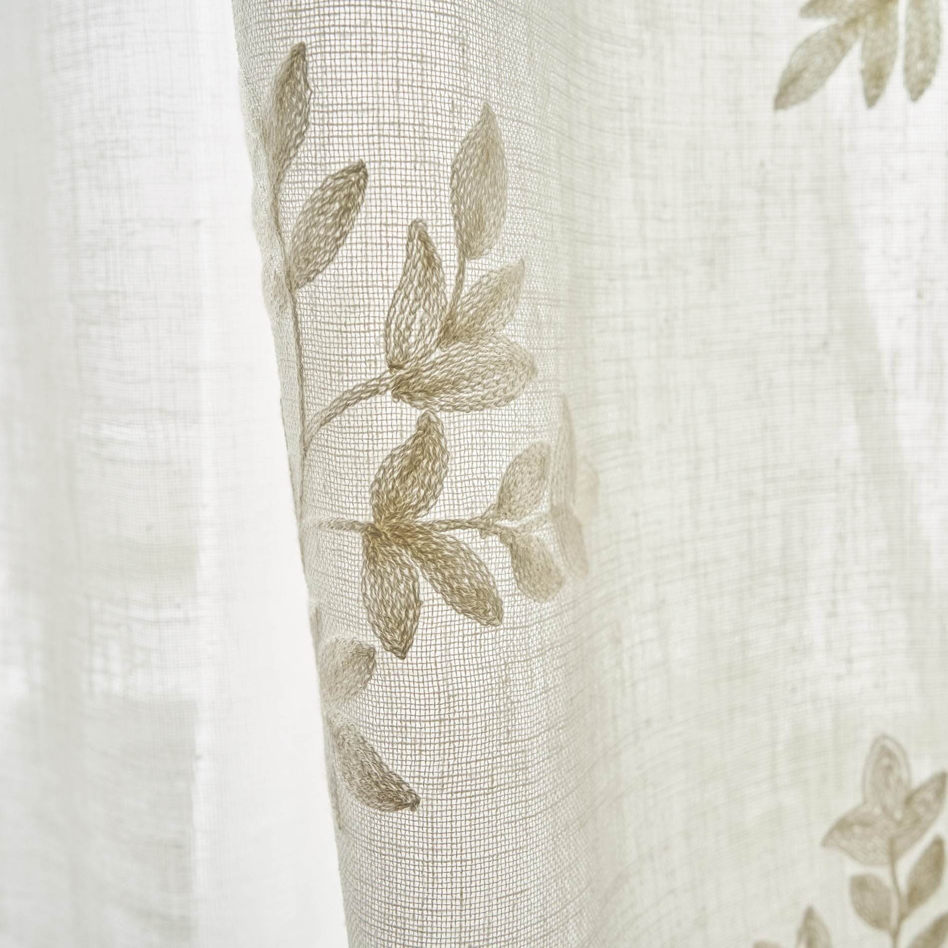Κουρτίνα με τρουκς 140x280cm Leaf Offwhite AW24 532/05