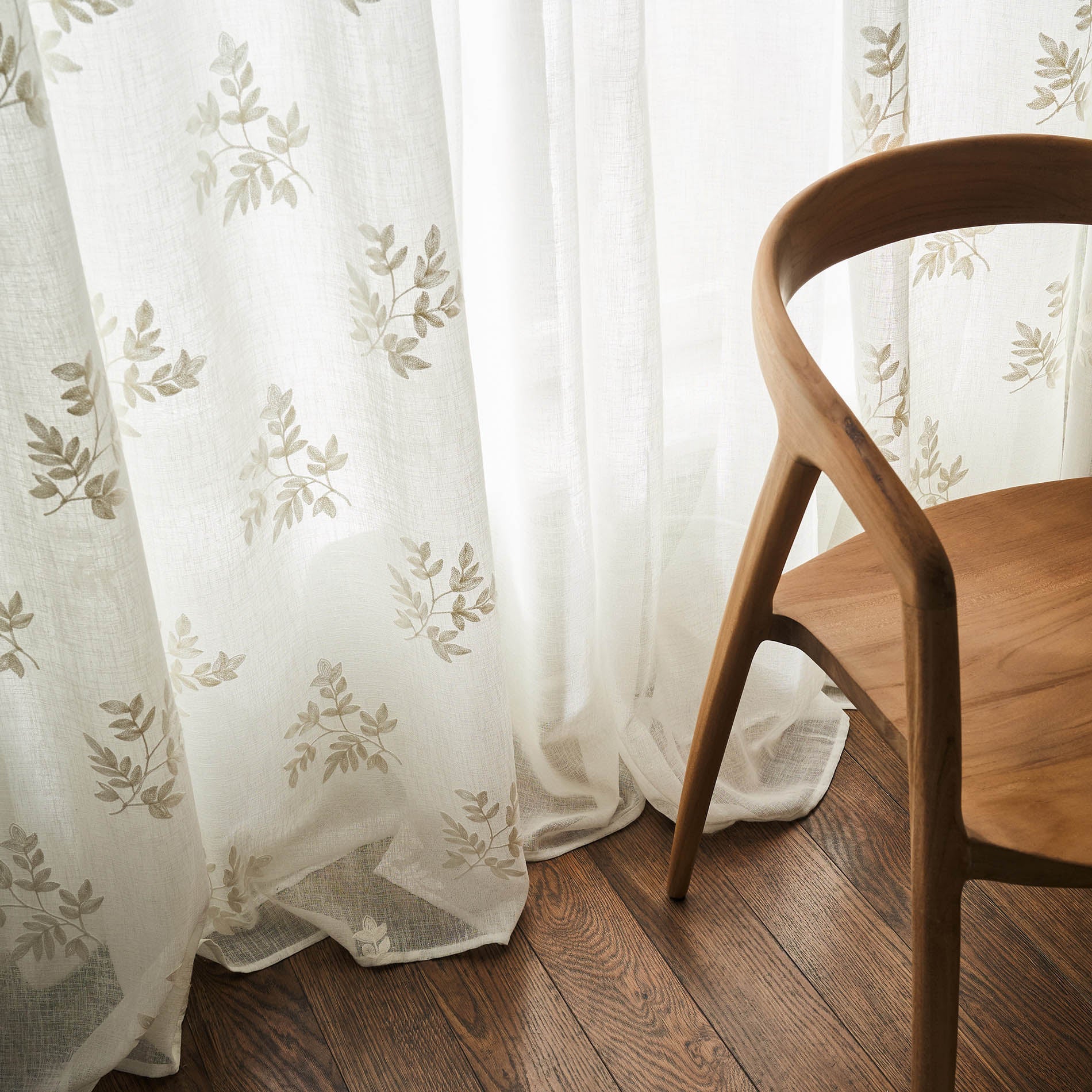 Κουρτίνα με τρουκς 140x280cm Leaf Offwhite AW24 532/05