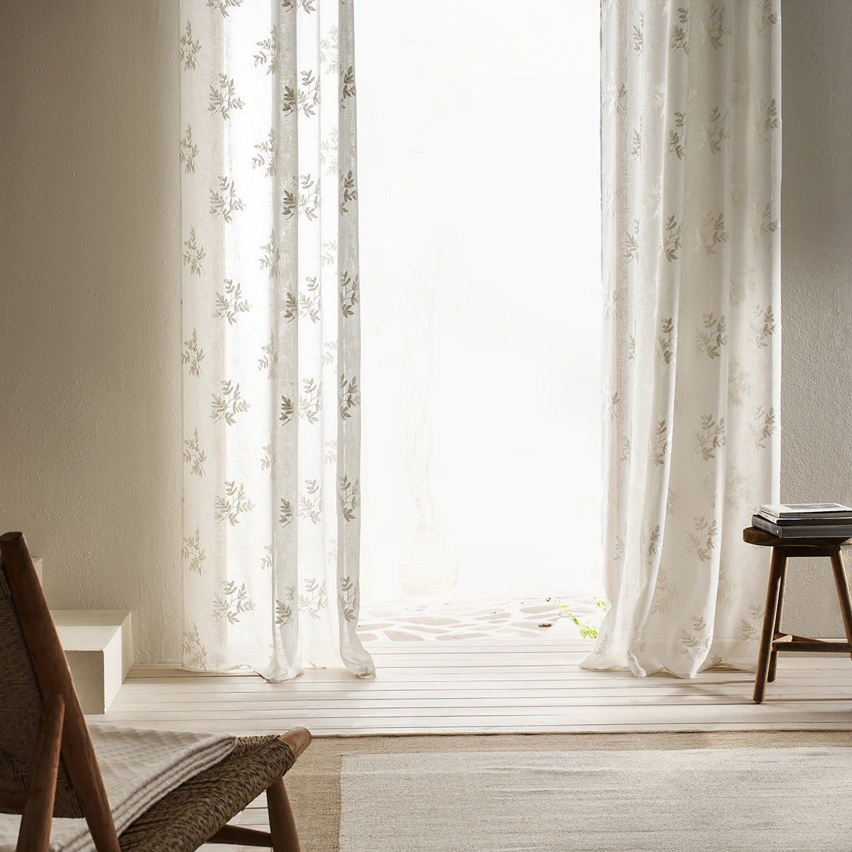 Curtain with studs 140x280cm Leaf Offwhite AW24 532/05