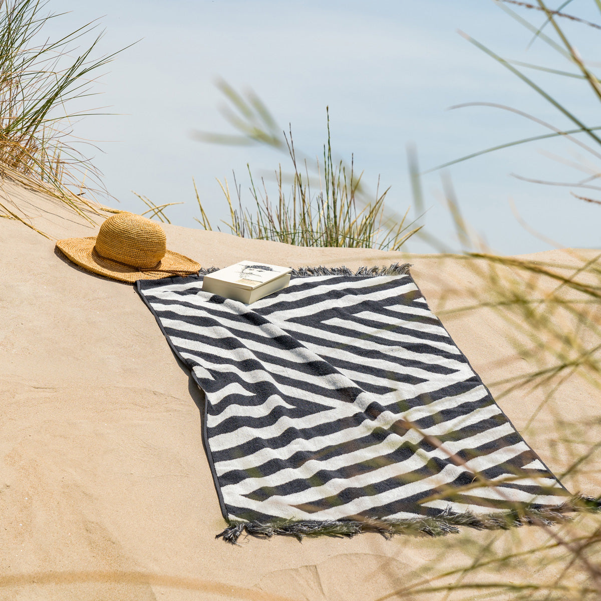 Beach towel 80x160cm Black Coal 394/ 14