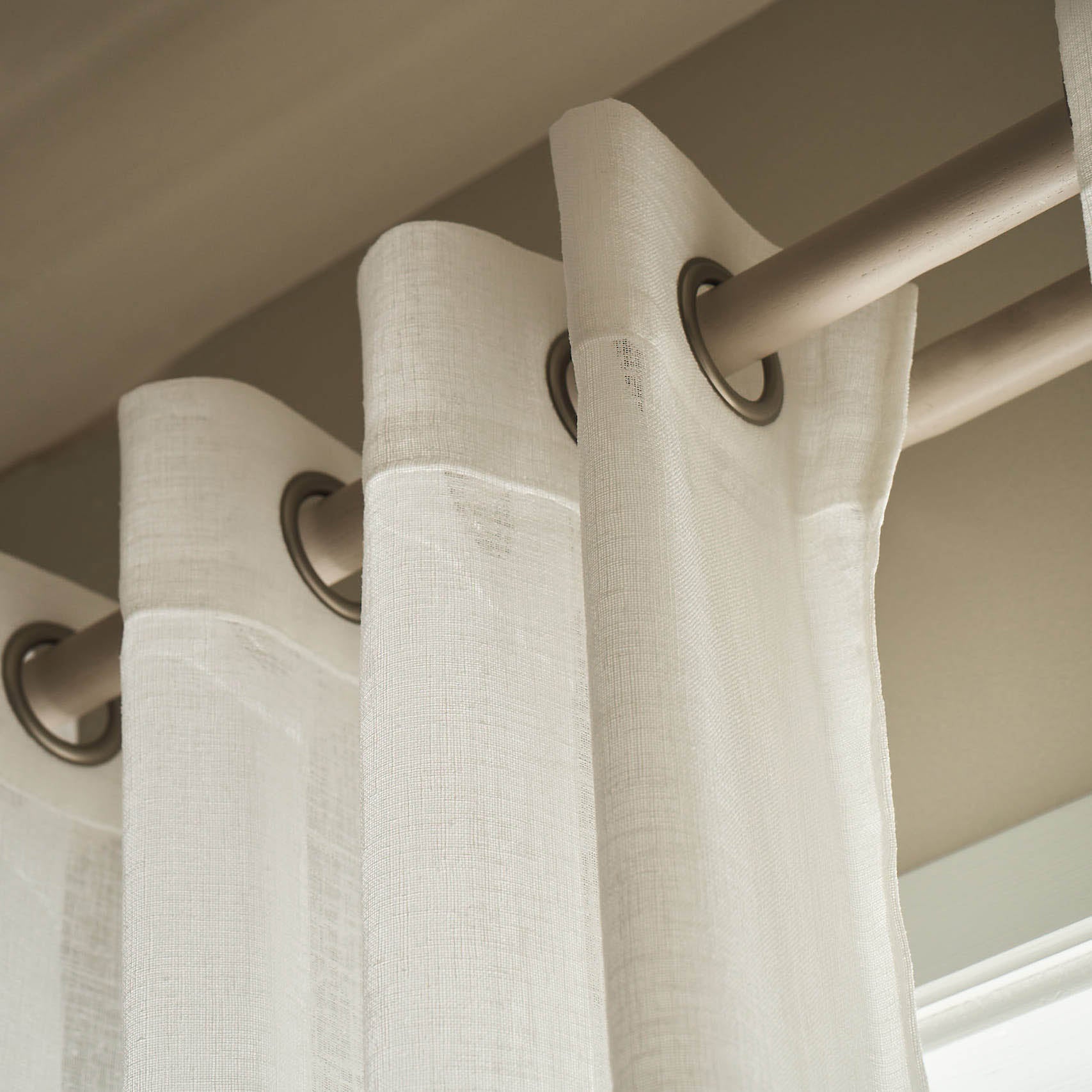 Κουρτίνα με τρουκς Combe Offwhite 502/05