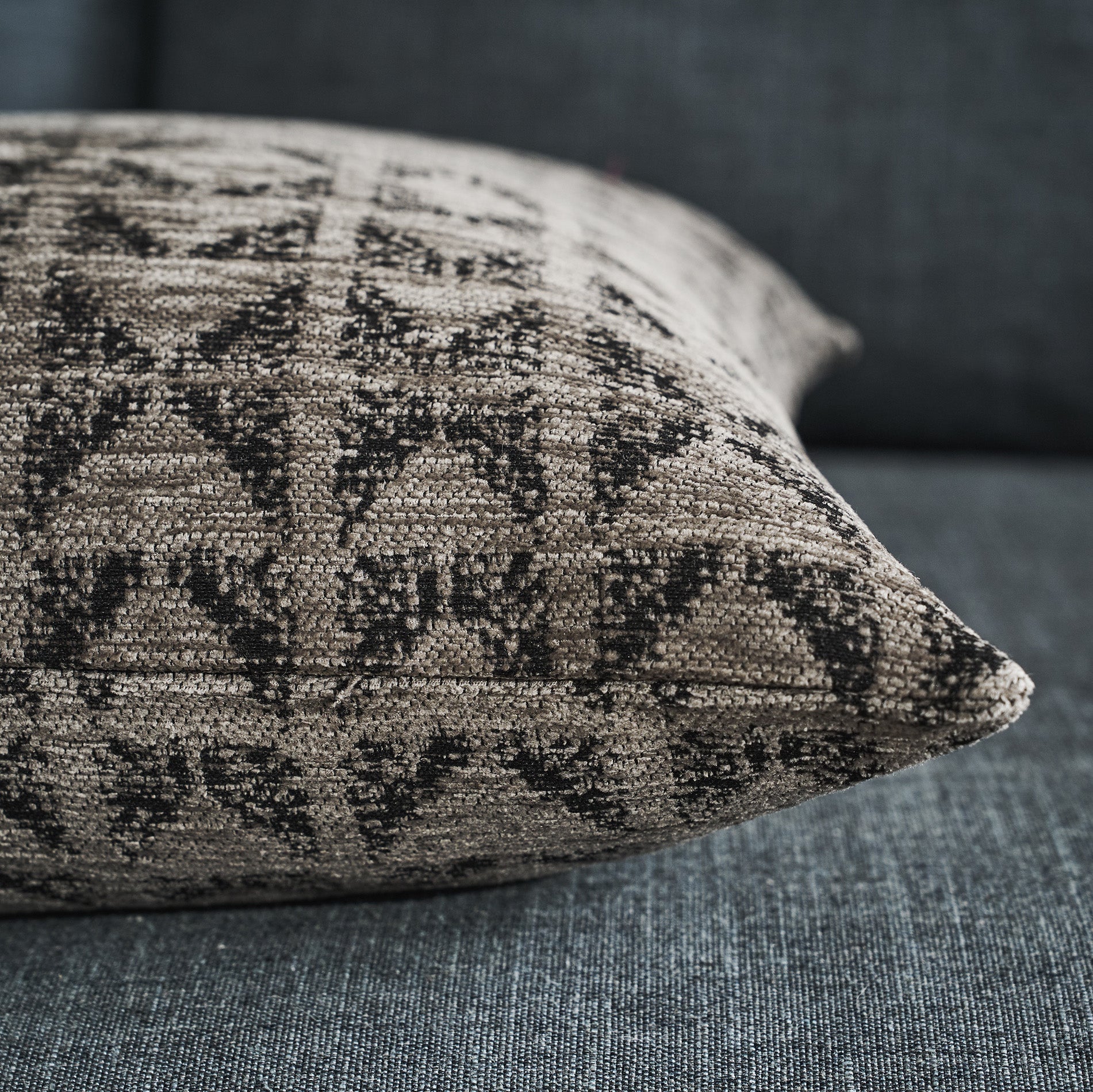 Μαξιλαροθήκη 50x50cm Indira Ash Beige/ Black 258/13