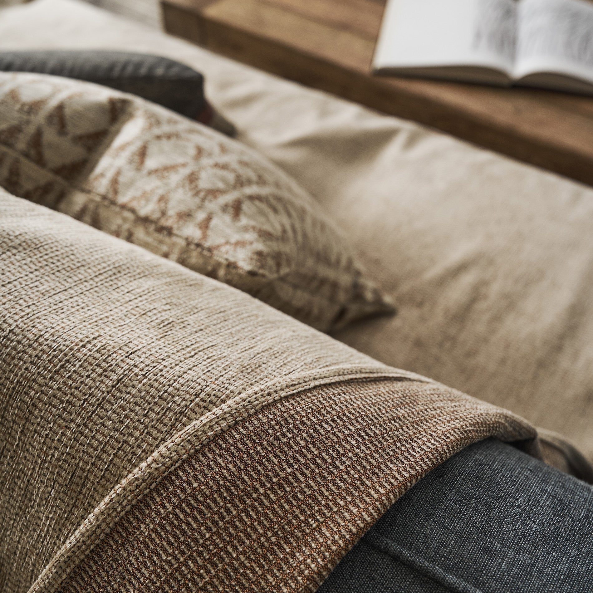 Throw Indira Grain Beige 258/04