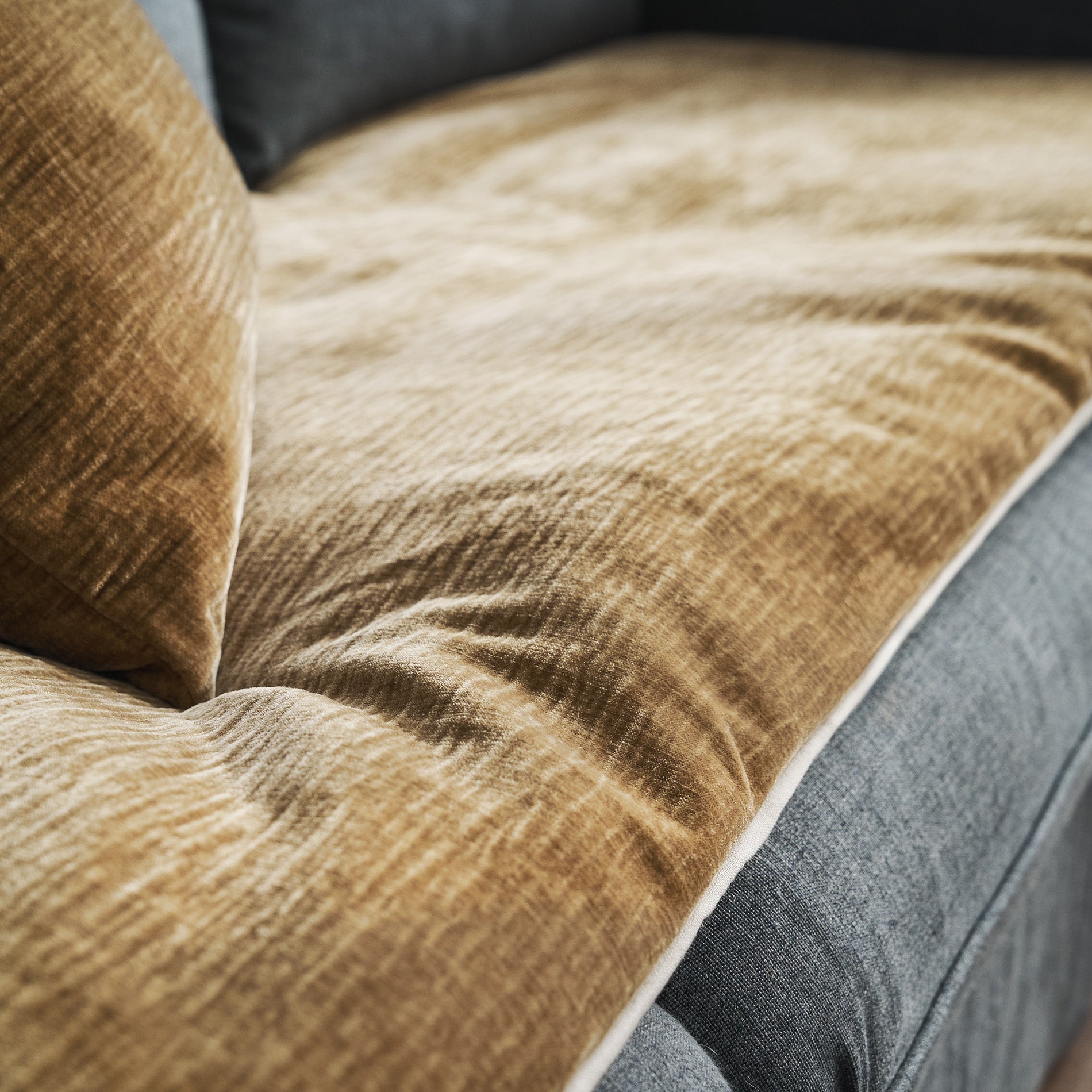 Sofa Quilt 85x200cm Lucilla Gold Grain 332/04