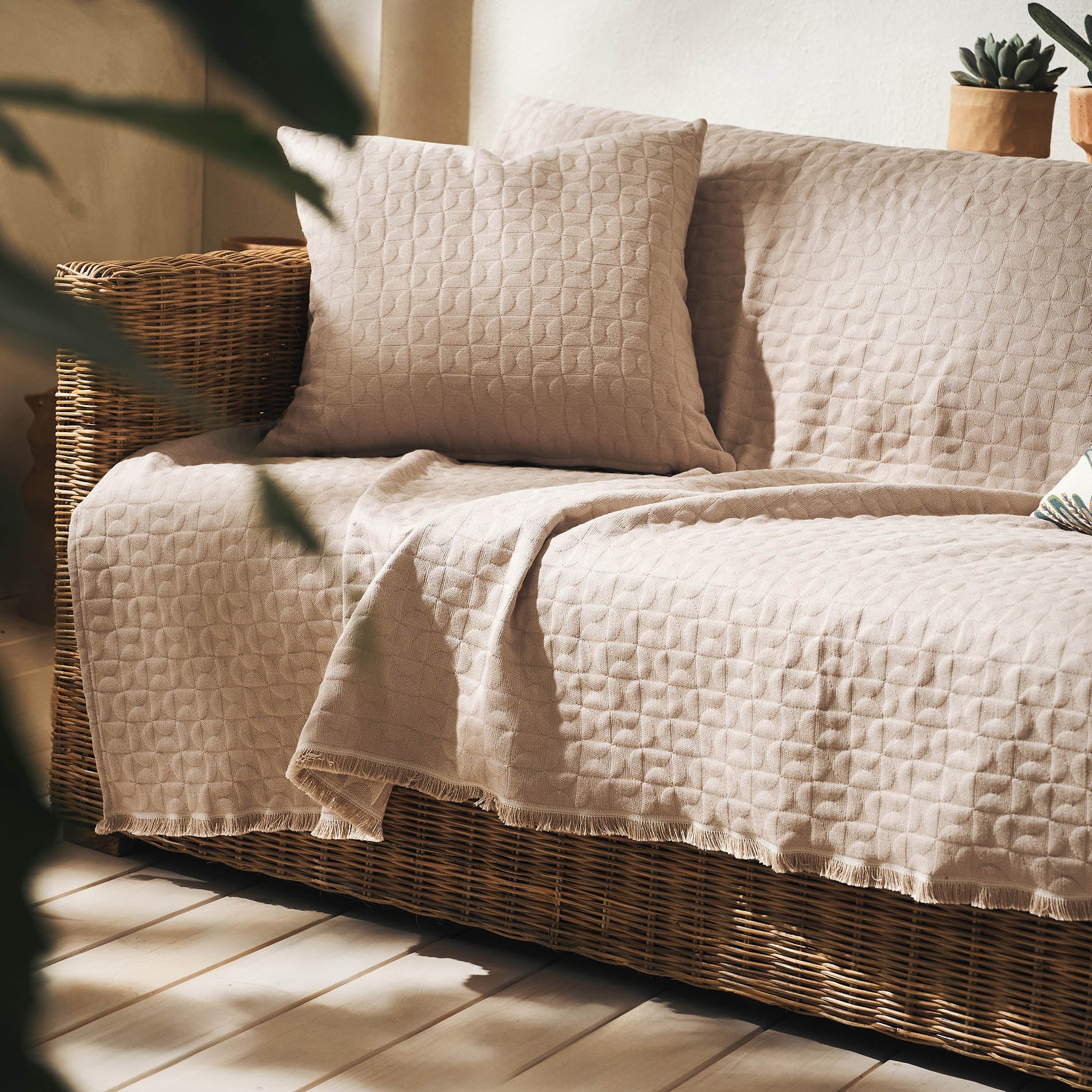 Throw Eliena Warm Beige 402/06