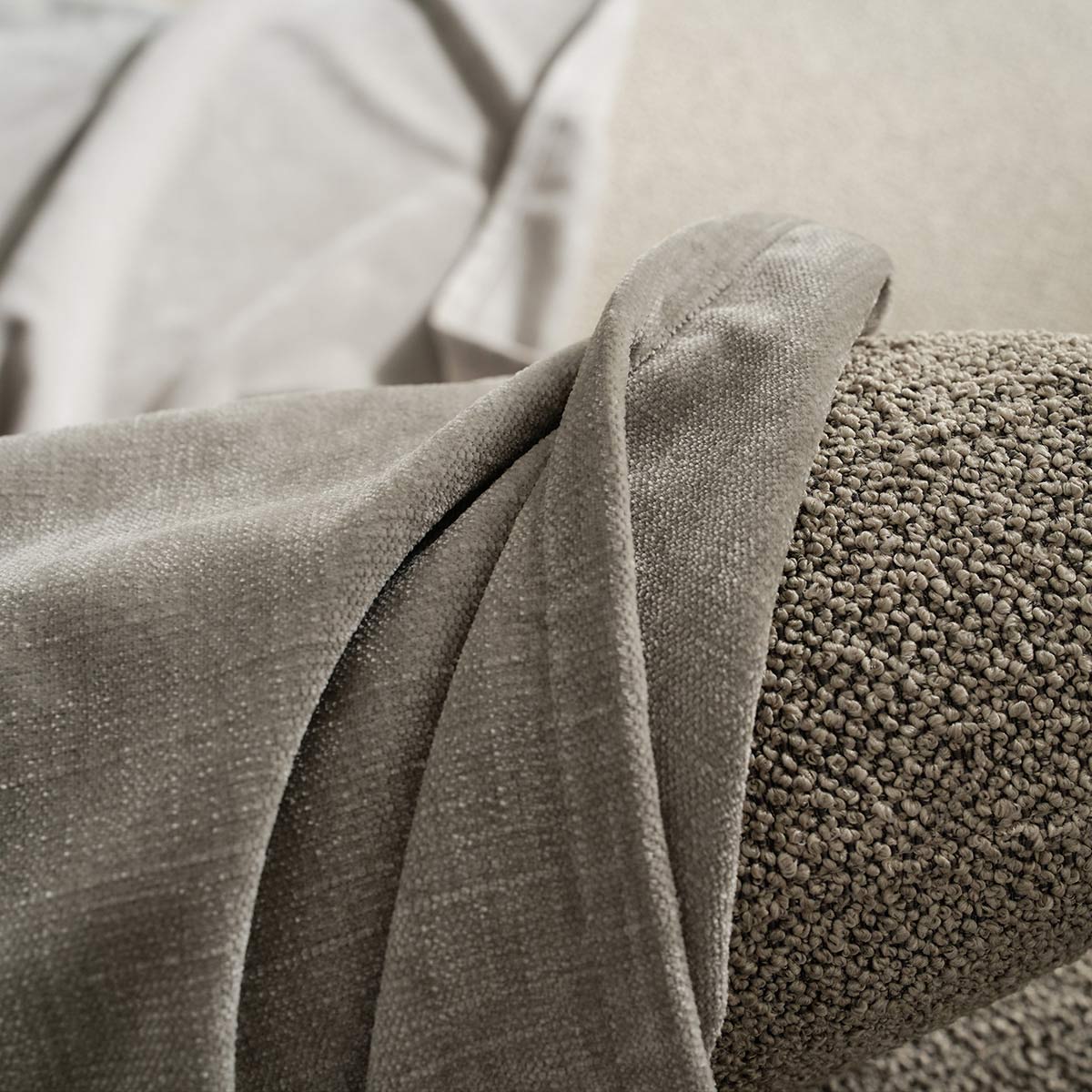 Luna Throw Quiet Grey 427/15