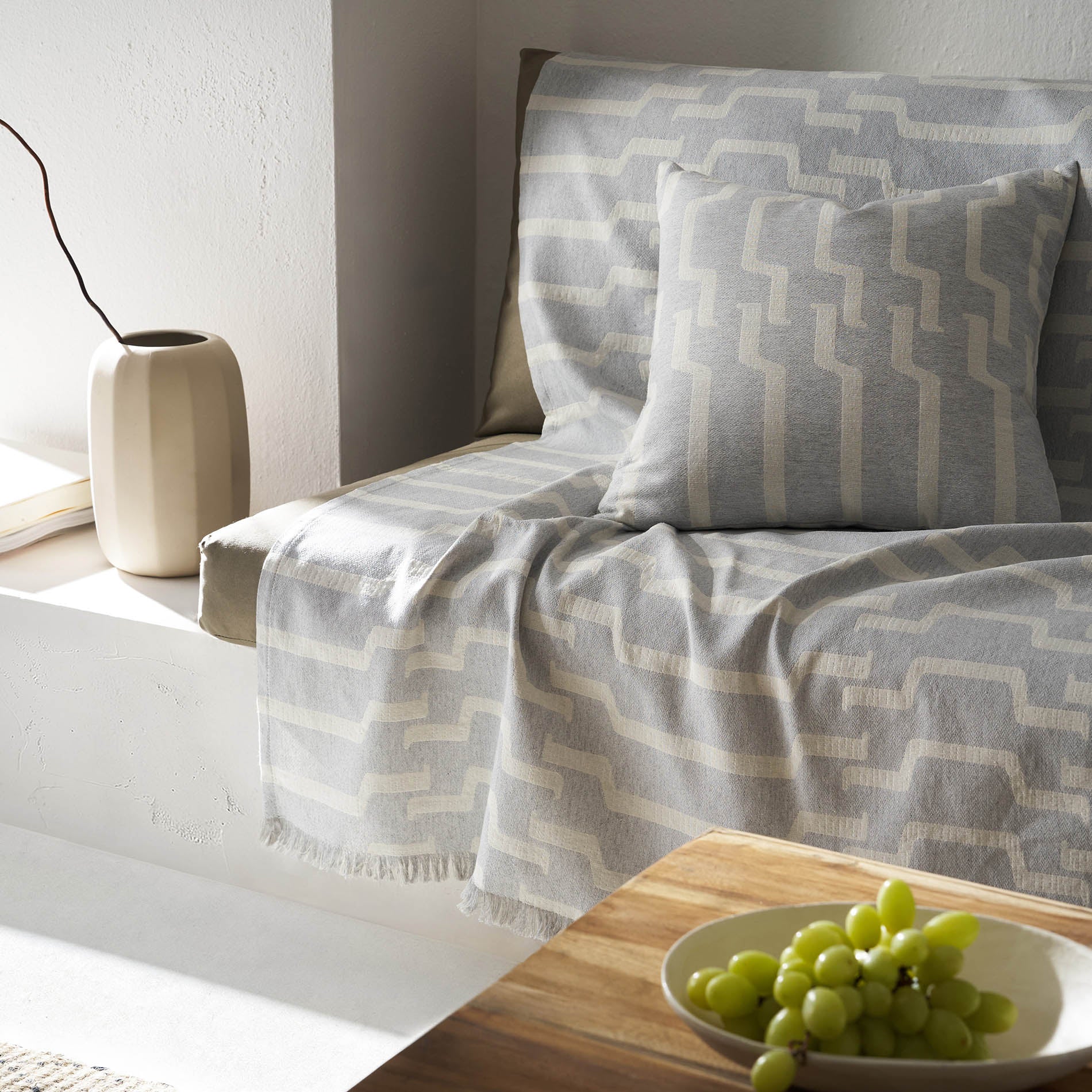 sofa throw Clover Grey 558/15