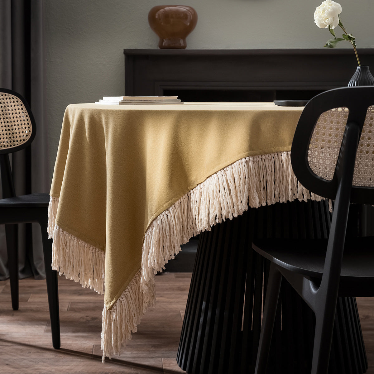 Tablecloth 165x165cm Cersei Champagne 453/ 37