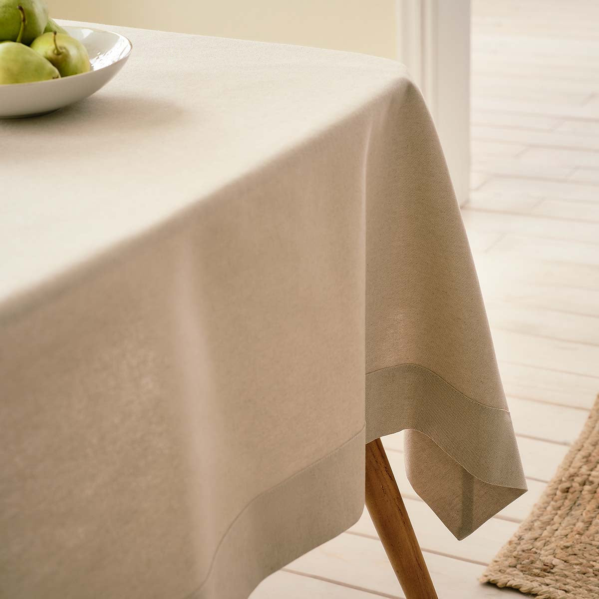 Norah Linen Tablecloth 370