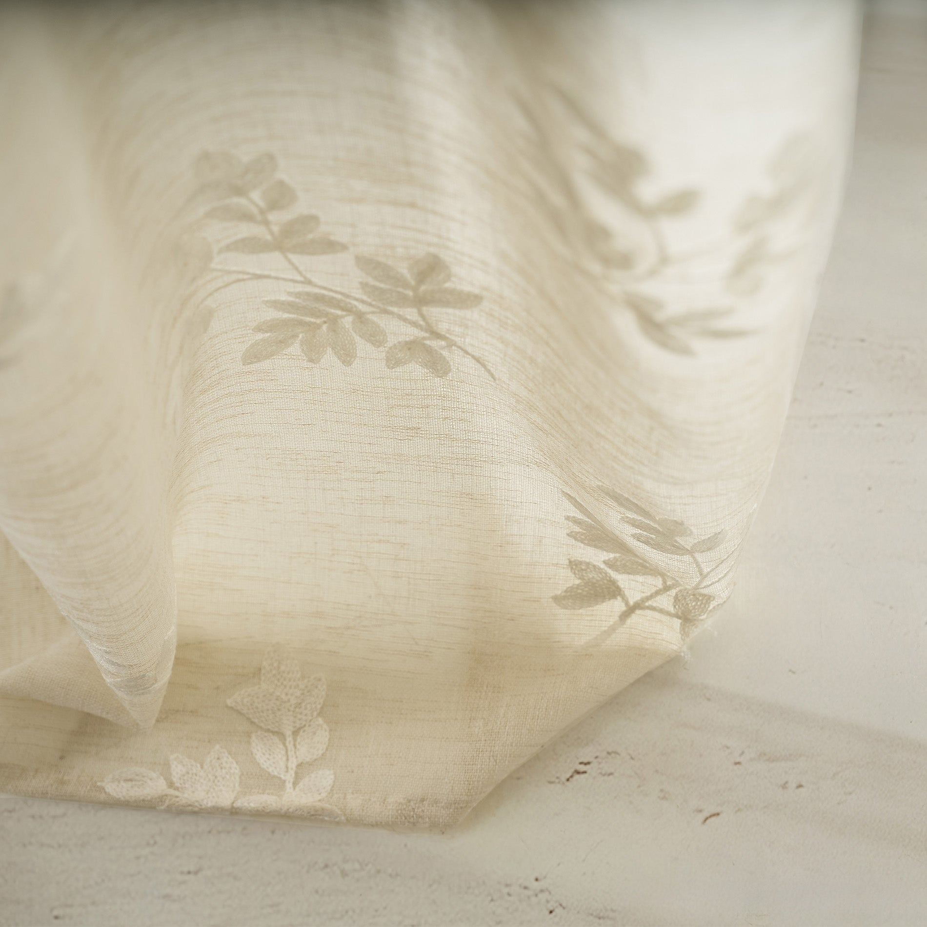 Curtain with studs 140x280cm Leaf Beige AW24 532/06
