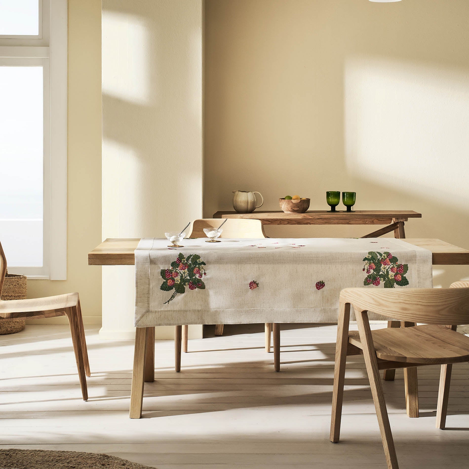 Tablecloth 135x135cm Alessia 102