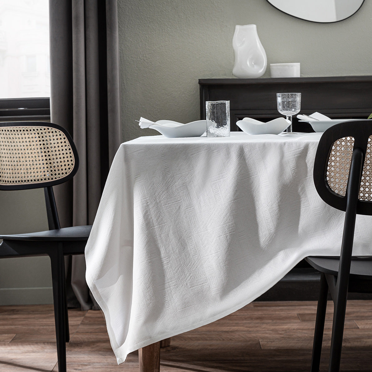 Madeleine Ethnic Tablecloth 173/16