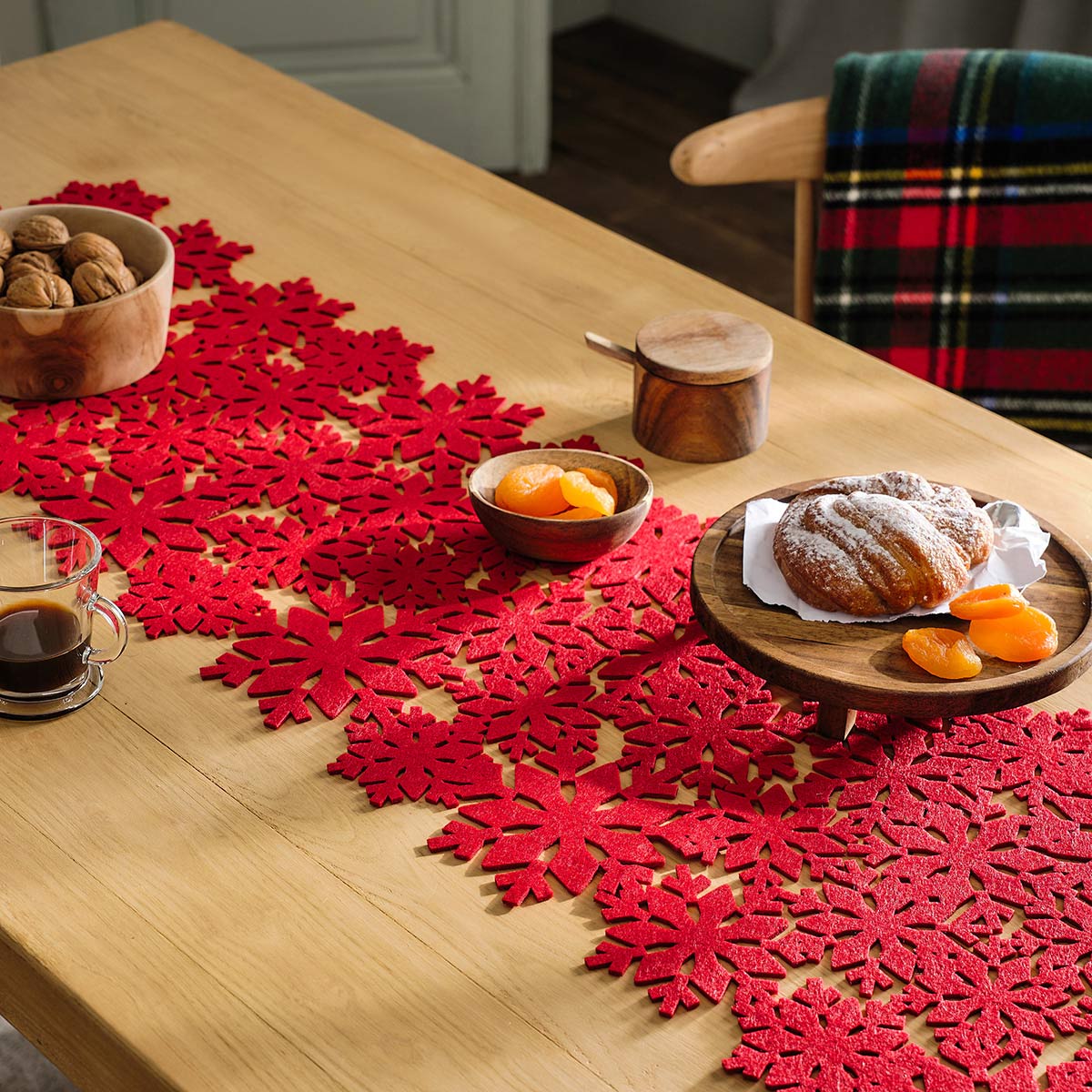Runner 33x120cm Christmas Red 638