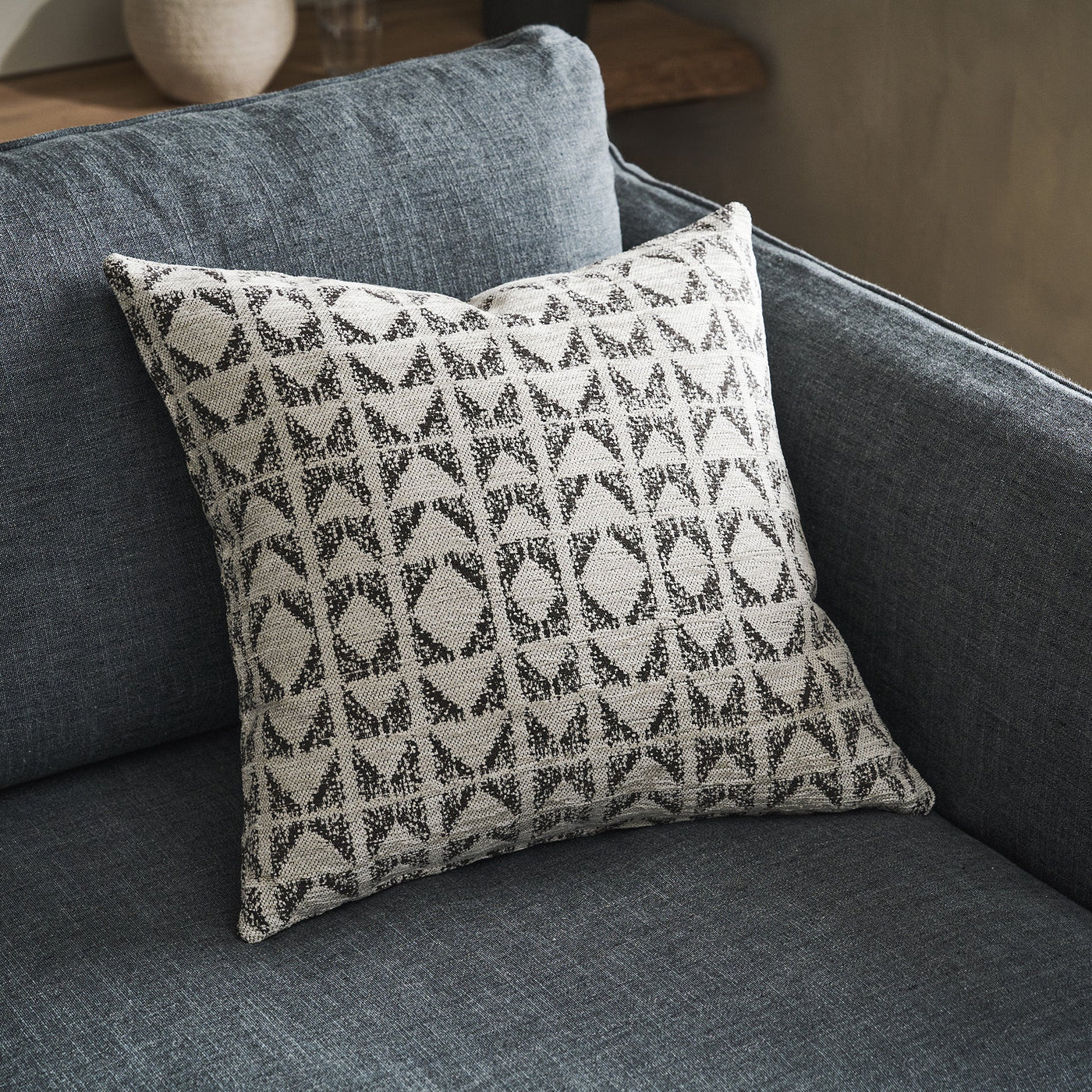 Pillowcase 50x50cm Indira Ecru/Black 258/05