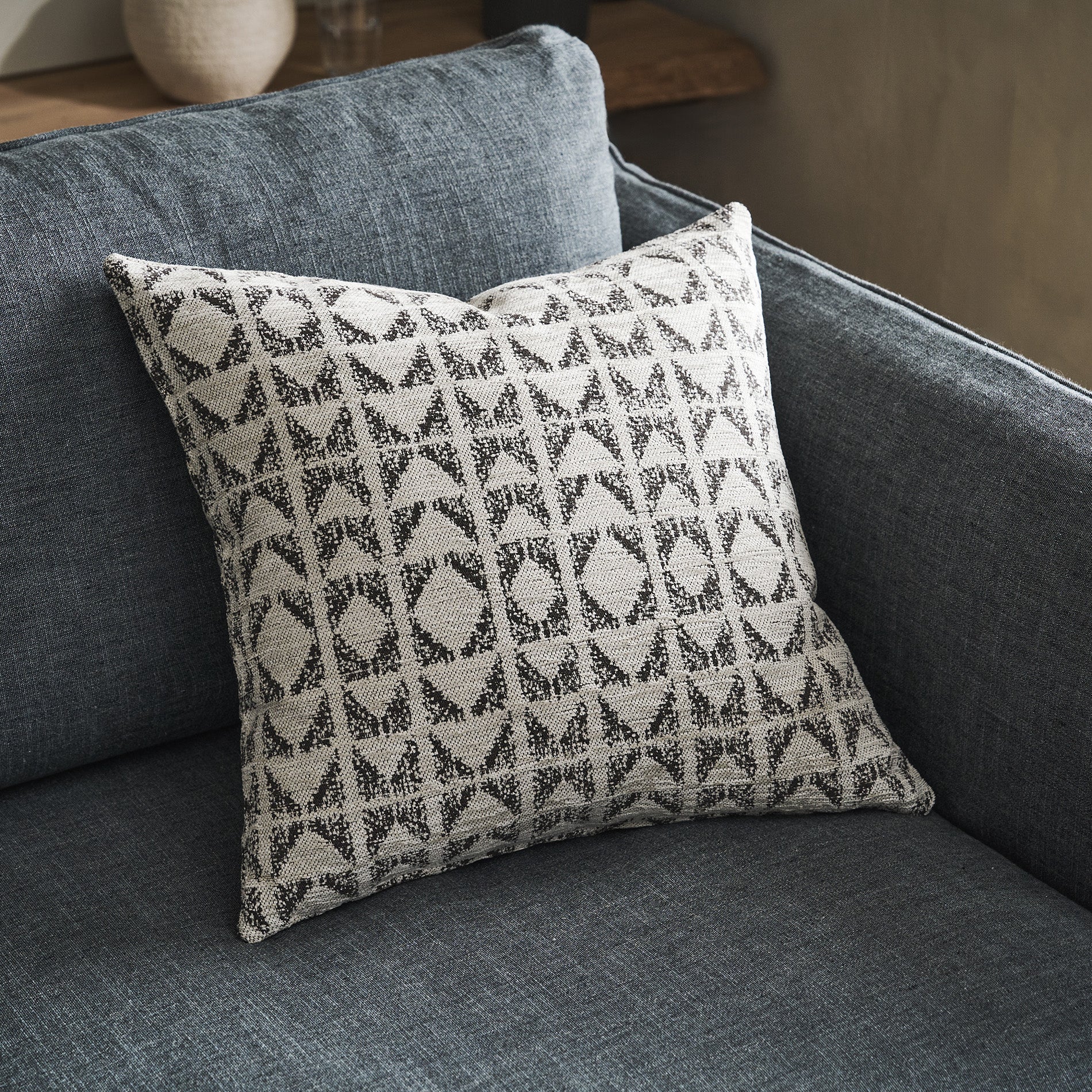 Μαξιλαροθήκη 50x50cm Indira Ecru/Black 258/05