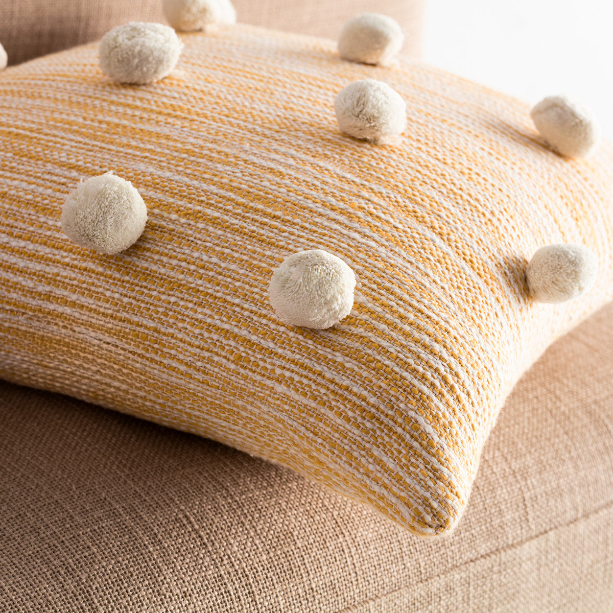 Μαξιλαροθήκη 43x43cm Poms Mustard 555