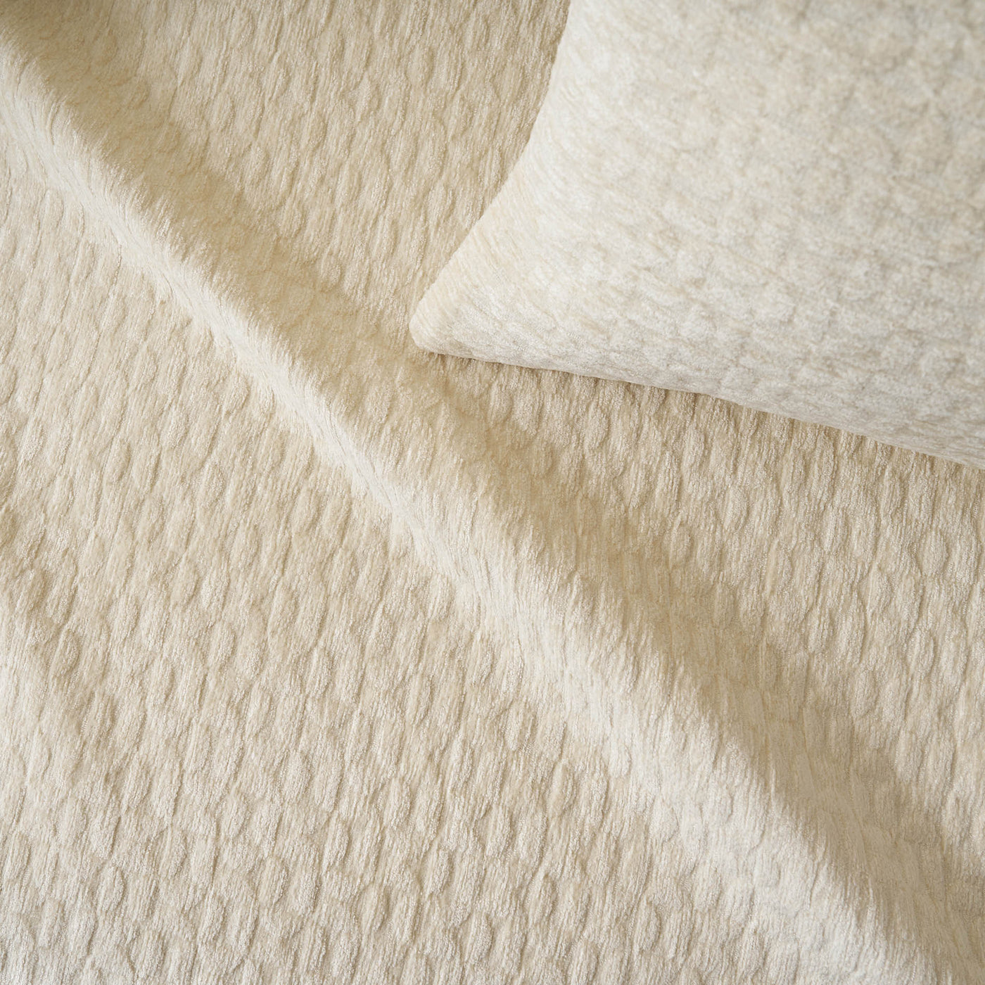 Ondine Throw Ecru 184/05