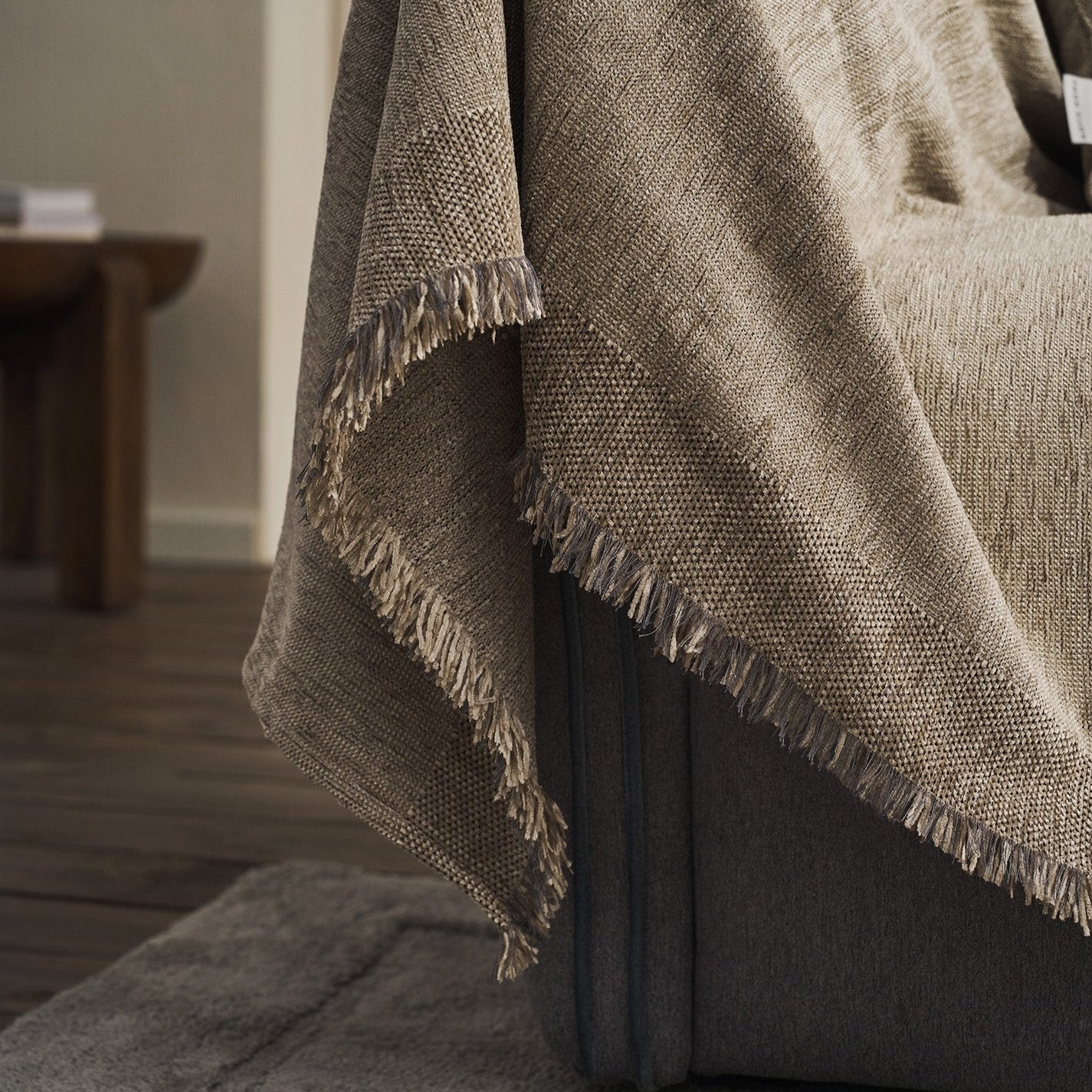 Valkyrie Beige Throw 234/21