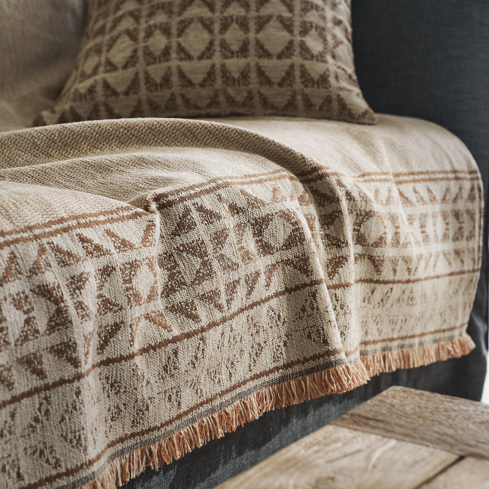 Throw Indira Grain Beige 258/04