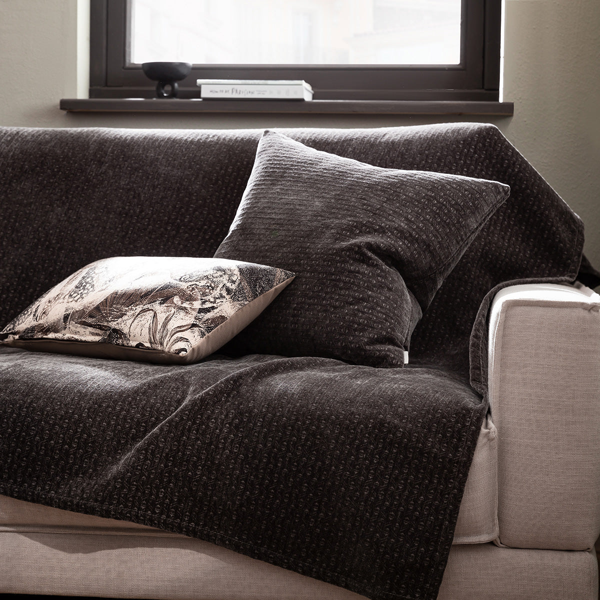 Throw Carbon Black 421/14