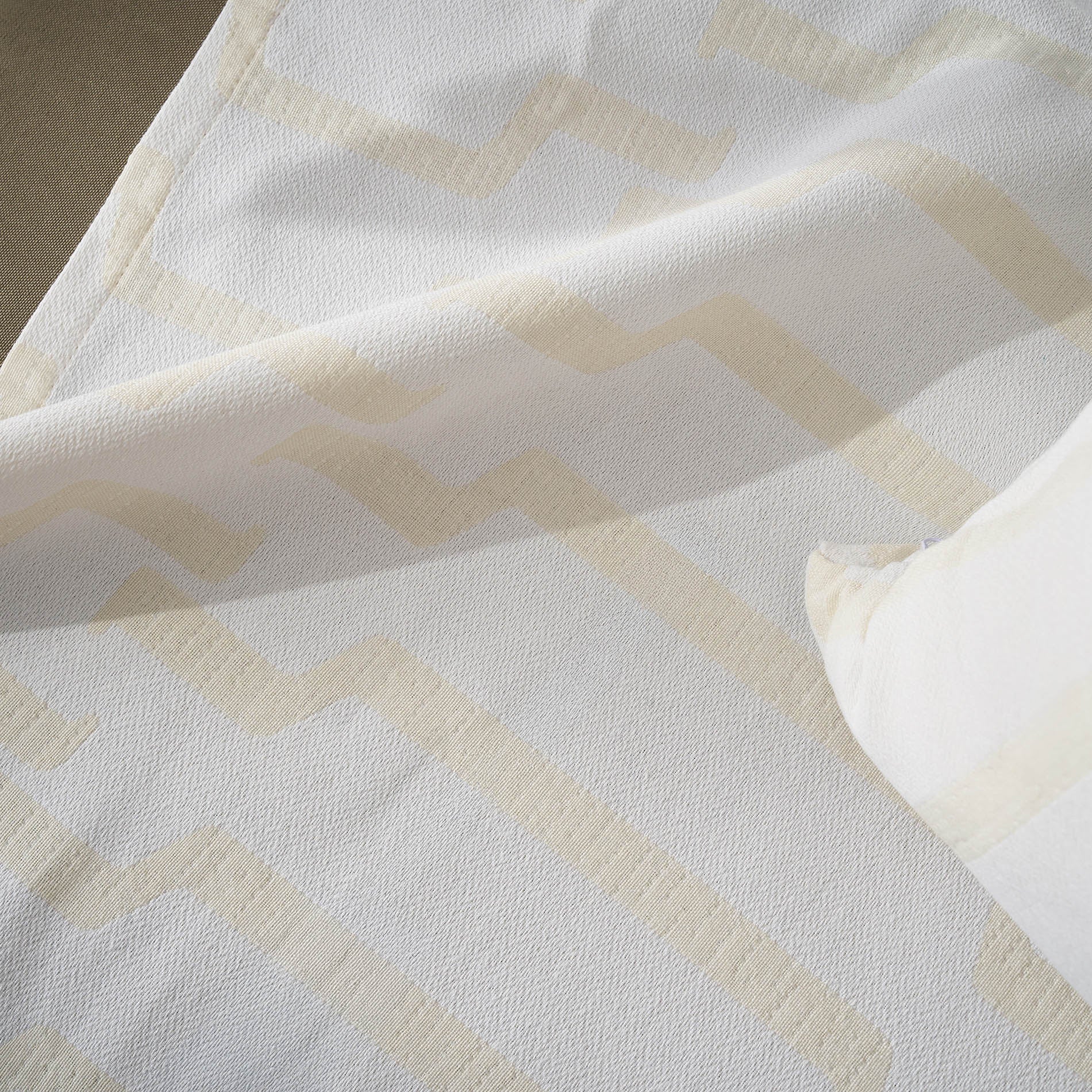 sofa throw Clover Polar White 558/16