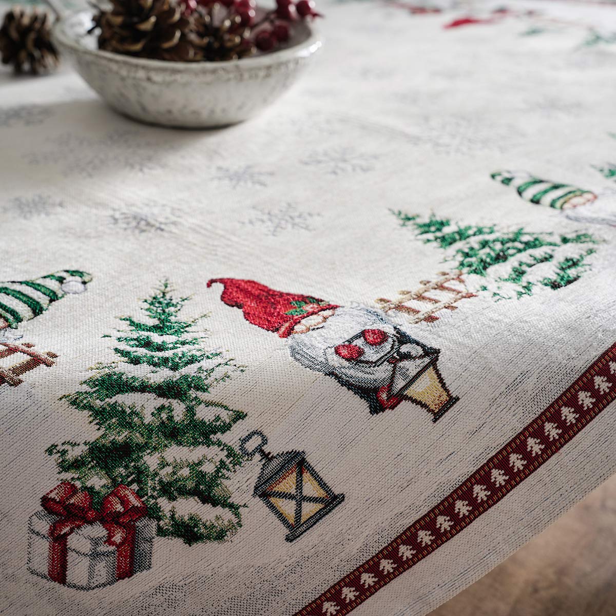 Τραπεζομάντηλο 135x135cm Xmas 312
