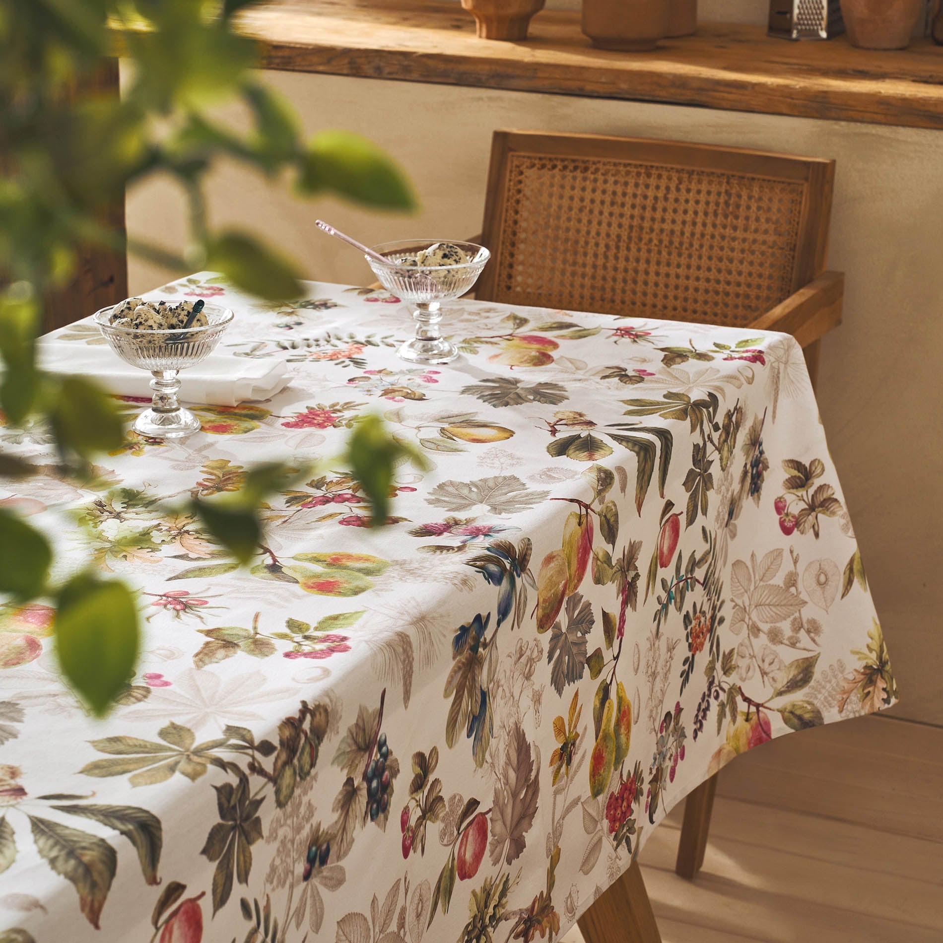 Tablecloth April 346
