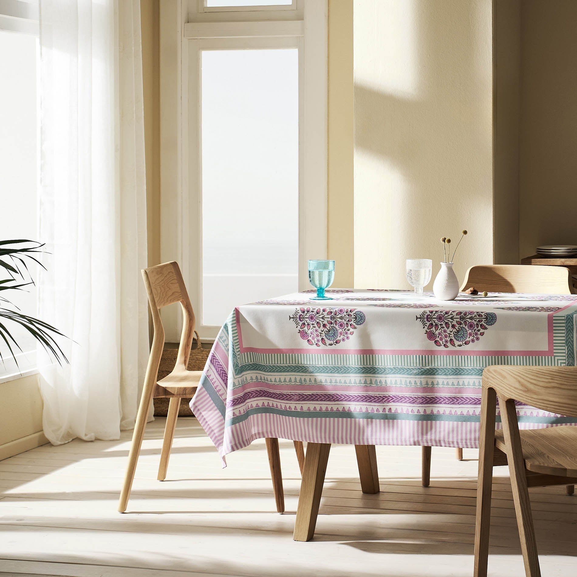 Oralie tablecloth 374