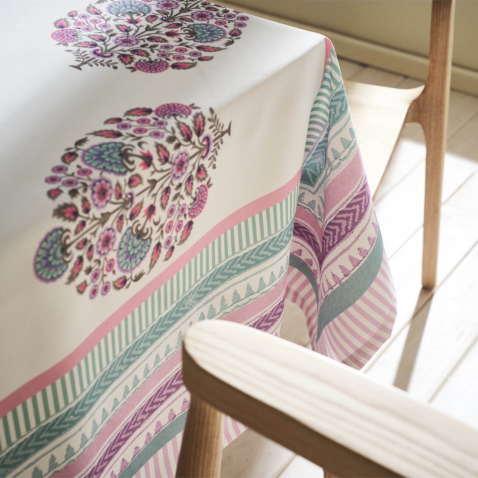 Oralie tablecloth 374