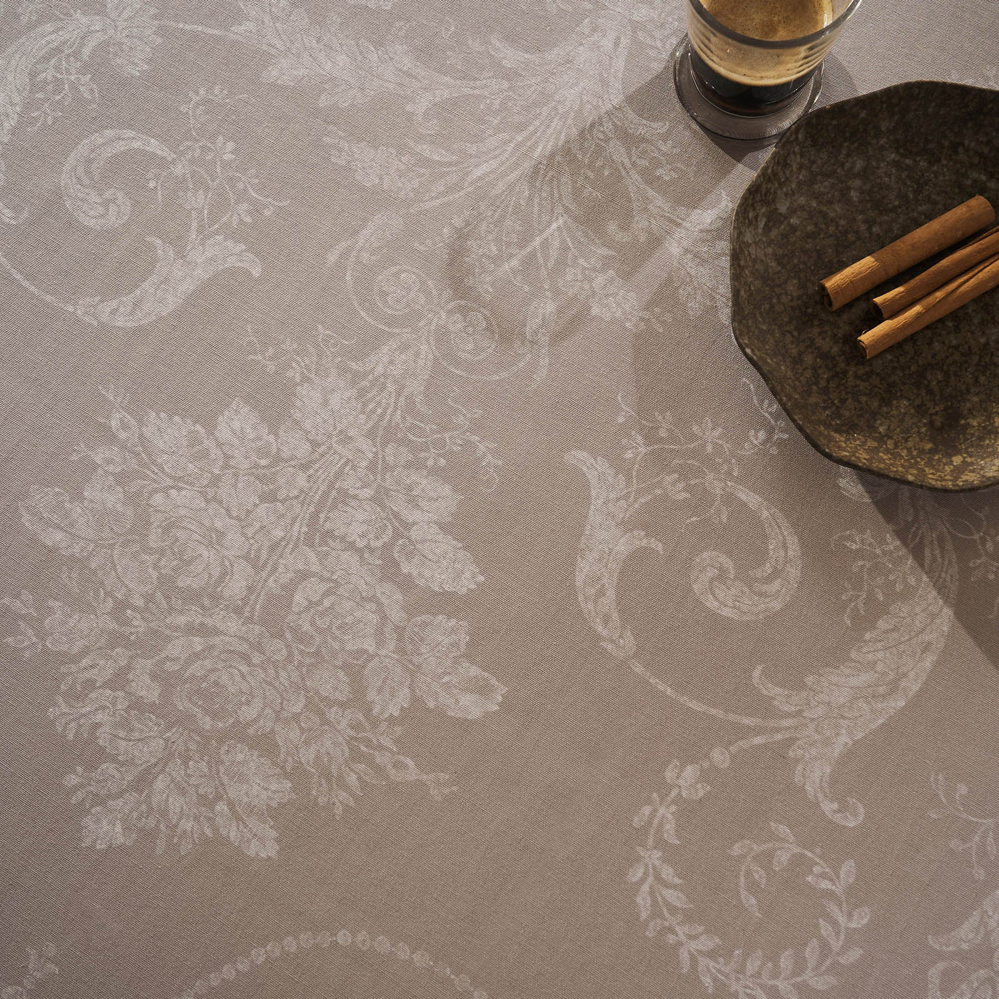 Whitney Tablecloth 531