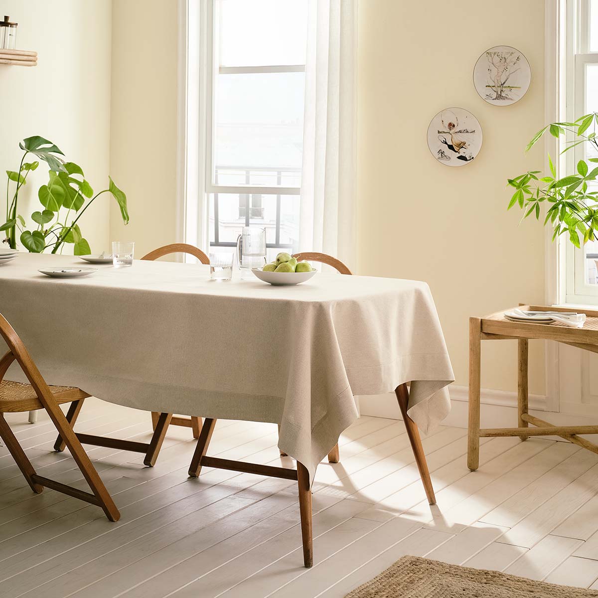 Norah Linen Tablecloth 370